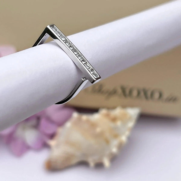 Geometric Bar-Design Ring Boho Bloom