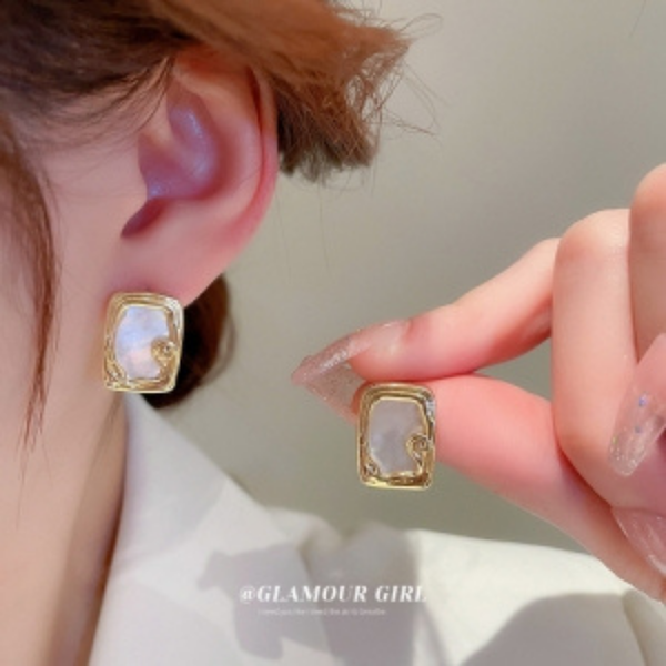 Pleasing Golden Plated Rectangle Stud Earring Boho Bloom