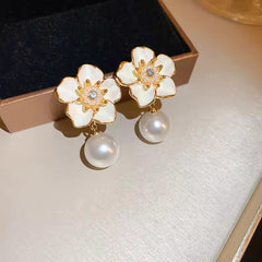 amazing white flower earrings Beauty NX