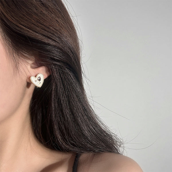Cute Mini Heart White Pearl Earring Boho Bloom