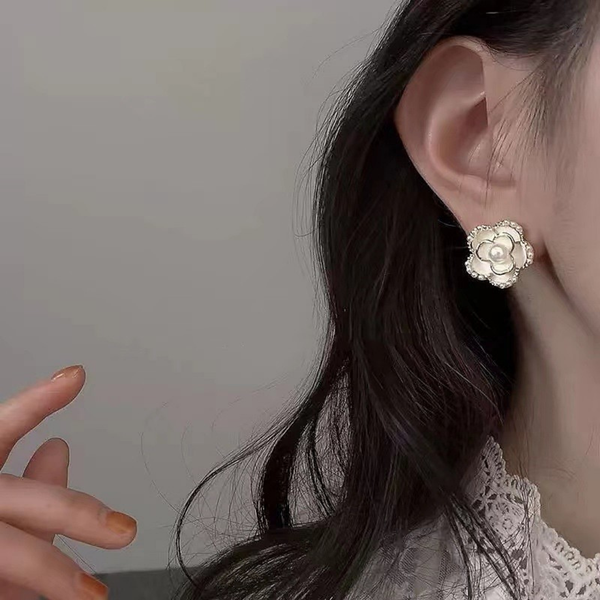 Beautiful Hollow Flower Stud Earring Boho Bloom