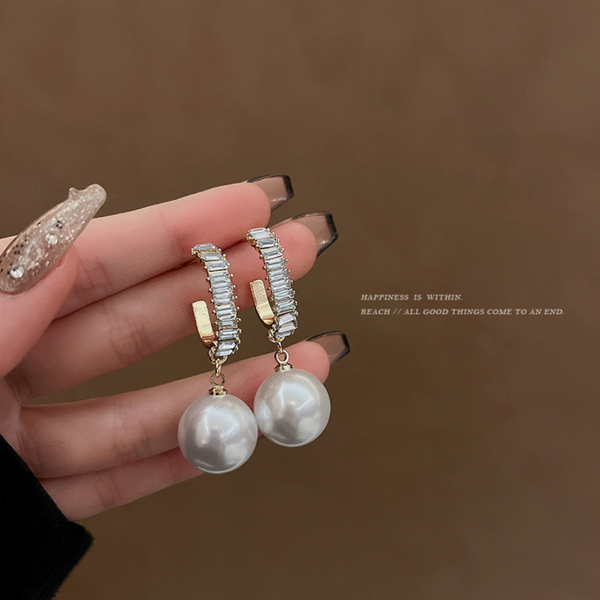 Beaded Crystal Big Pearl Earring Boho Bloom