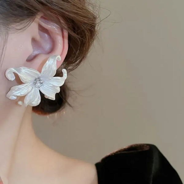 Tulip Crystal White Flower Stud Earrings Boho Bloom