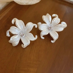 Tulip Crystal White Flower Stud Earrings Boho Bloom