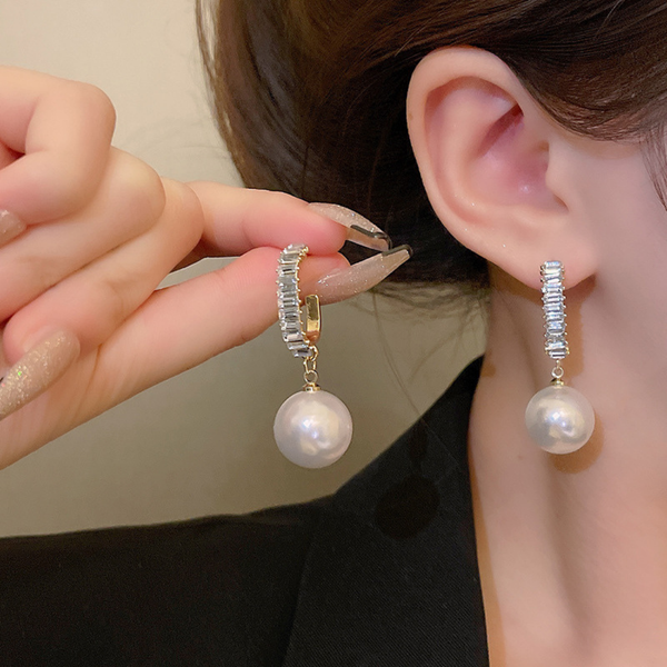 Beaded Crystal Big Pearl Earring Boho Bloom