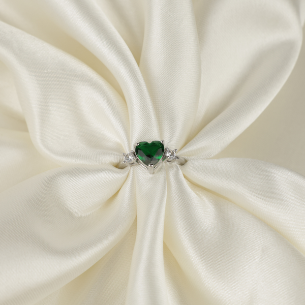 Emerald Green Stone Silver Ring Boho Bloom