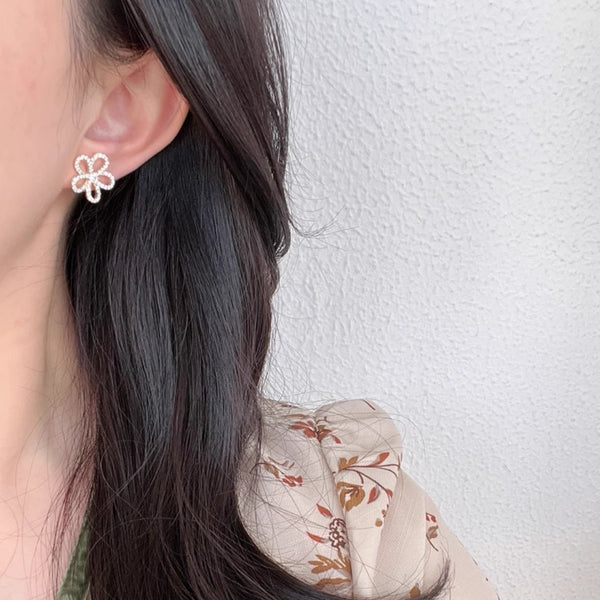 Stunning Little Zircon Flower Stud Earring Boho Bloom