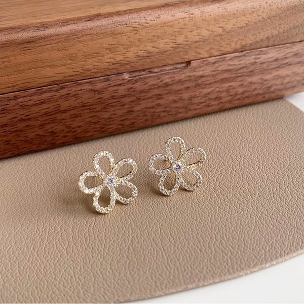 Stunning Little Zircon Flower Stud Earring Boho Bloom