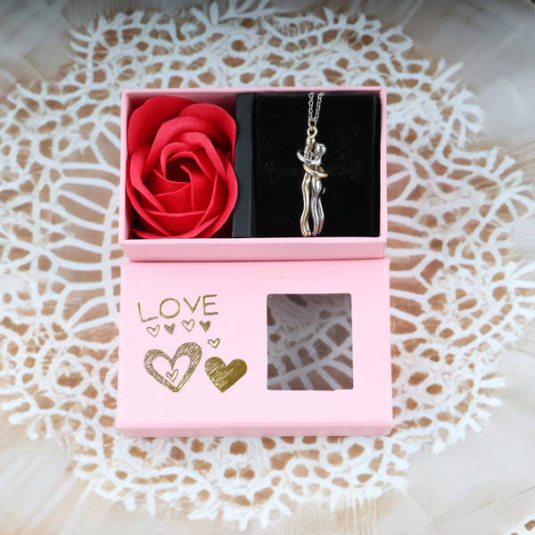 Love hug necklace Boho Bloom