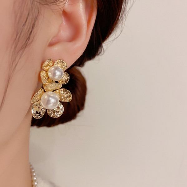 Golden Shine Flower Pearl Earring Boho Bloom