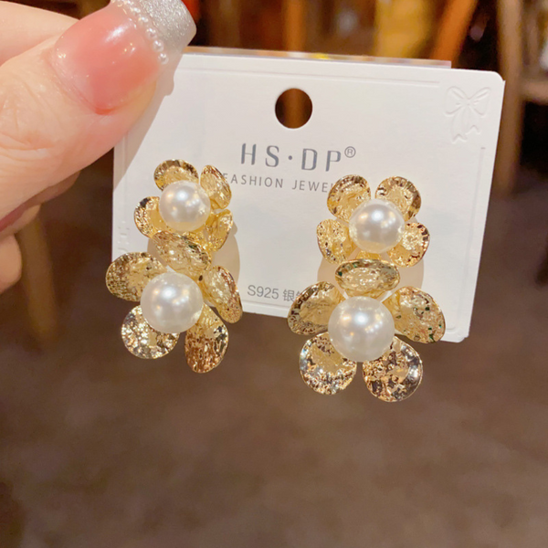 Golden Shine Flower Pearl Earring Boho Bloom