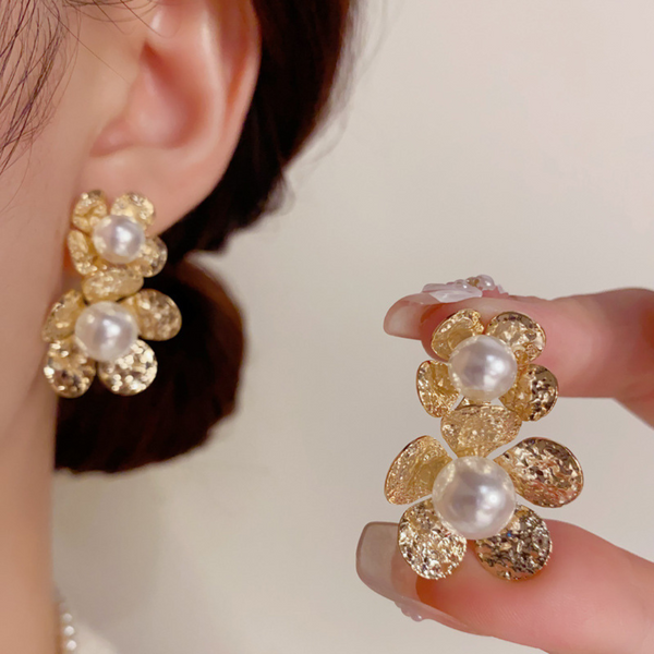 Golden Shine Flower Pearl Earring Boho Bloom