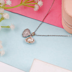 Silver Shell pearl necklace Pendant Boho Bloom