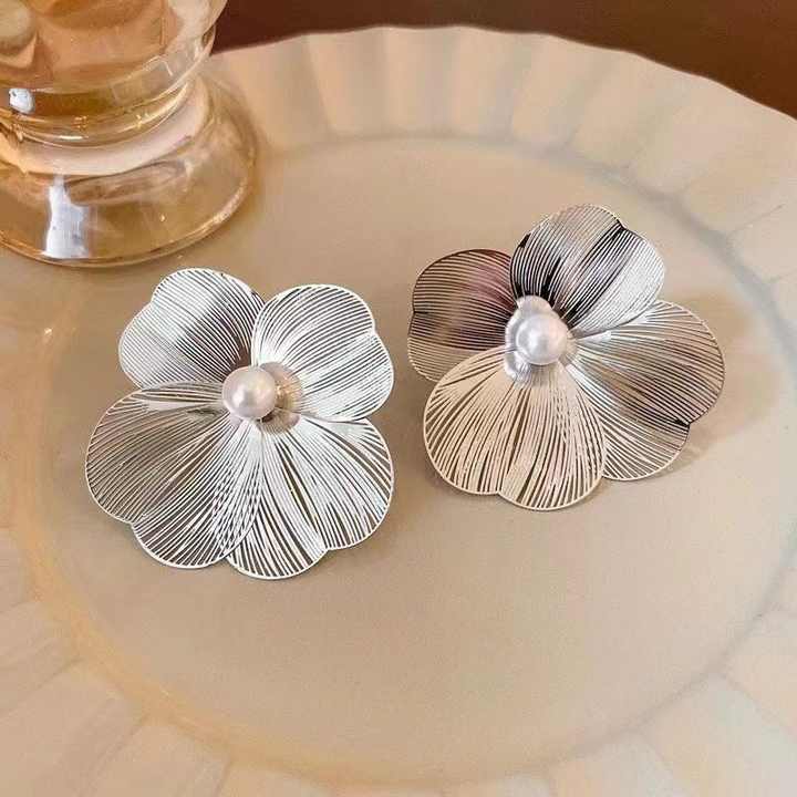 Silver Plated Big Pearl Flower Earring Boho Bloom