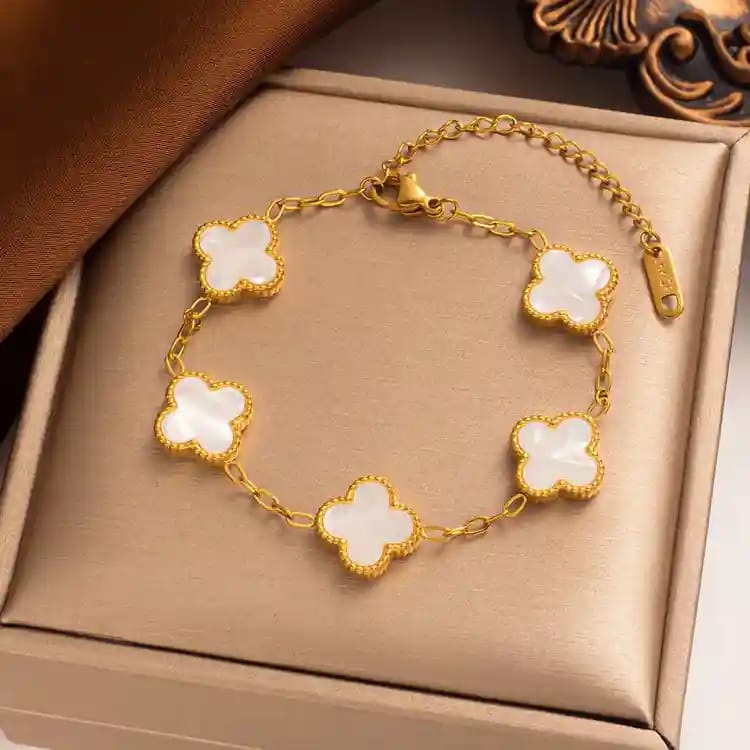 Anti tarnish white bracelet with golden chain Boho Bloom