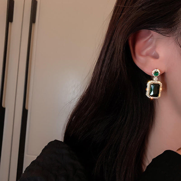 Green Stone Decor Drop Earring Boho Bloom