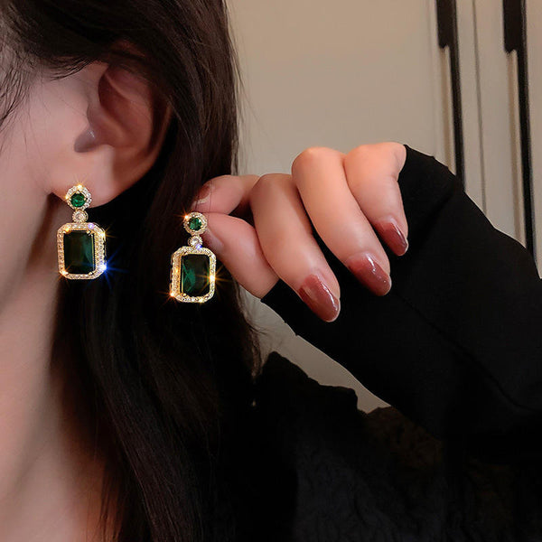 Green Stone Decor Drop Earring Boho Bloom