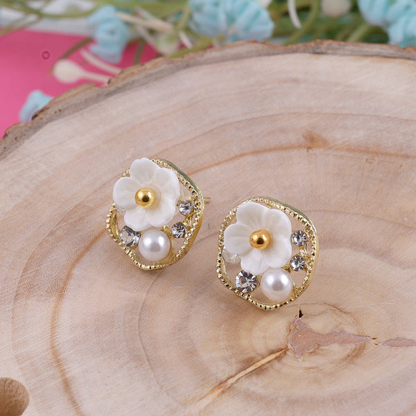 Gold plated White Flower Earrings Boho Bloom